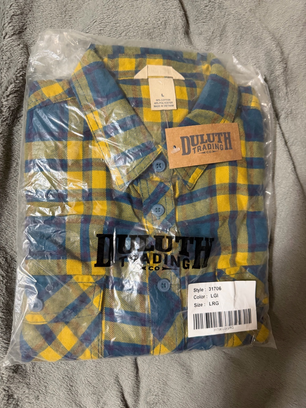 NWT Duluth Women’s Button Up Flannel Large Blue Yellow